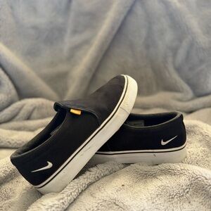 Nike Court Royale AC slip on shoes